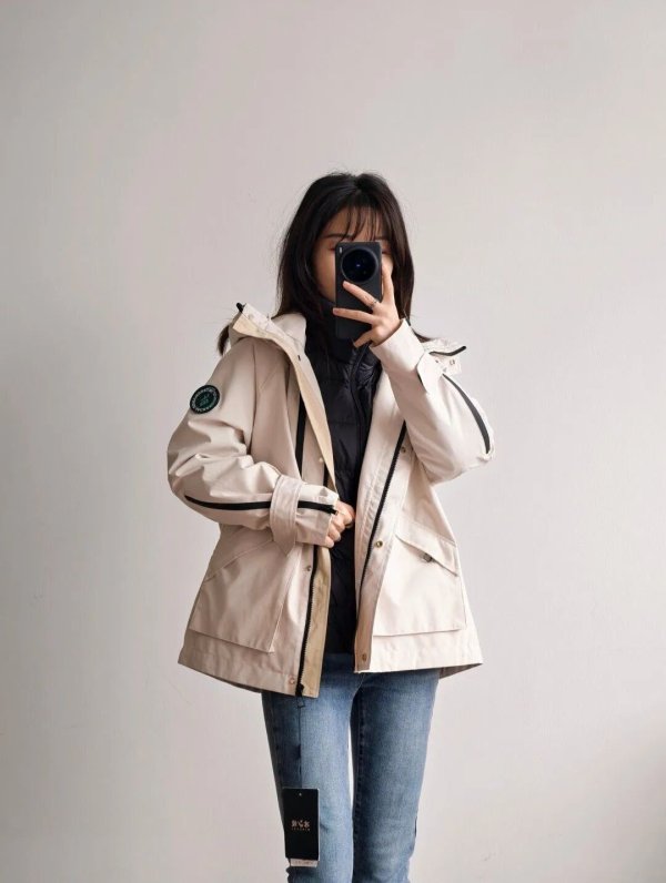 场外配资 【情侣三合一羽绒冲锋衣】179元1件！90绒轻羽绒服，保暖又舒适！